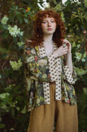 I Dream In Flowers Bamboo Cropped Kimono with Bees