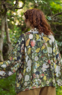 I Dream In Flowers Bamboo Cropped Kimono with Bees